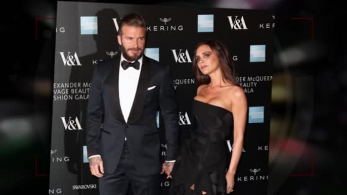 Victoria und David Beckham und andere Promis der Modebrache waren bei der Alexander McQueen Gala