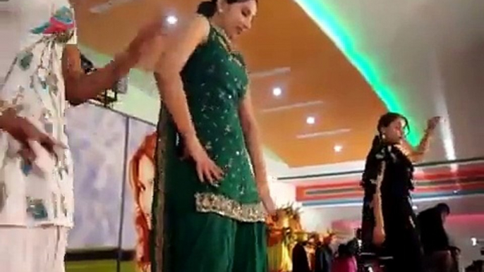 Desi Girls Dancing in Punjabi Wedding