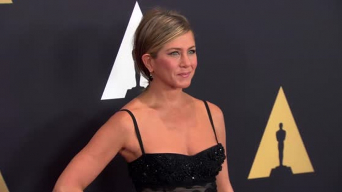 Weitere Details über den Betrunkenen sind bekannt, der über Jennifer Aniston's Anwesen fuhr