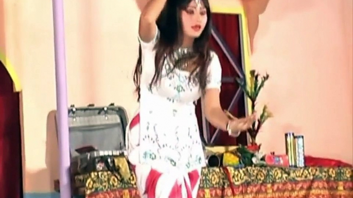 Desi Punjabi Girl Awesome Dance - Mera Piya Ghar Aya