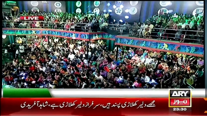 Har Lamha Purjosh – 29th March 2015Shahid Afridi with Umer Sharif in Har Lamha Purjosh – 29th March 2015