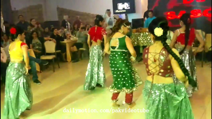 Sweet Punjabi Girls Wedding Dance on '' Larke O re Larky '' FULL HD