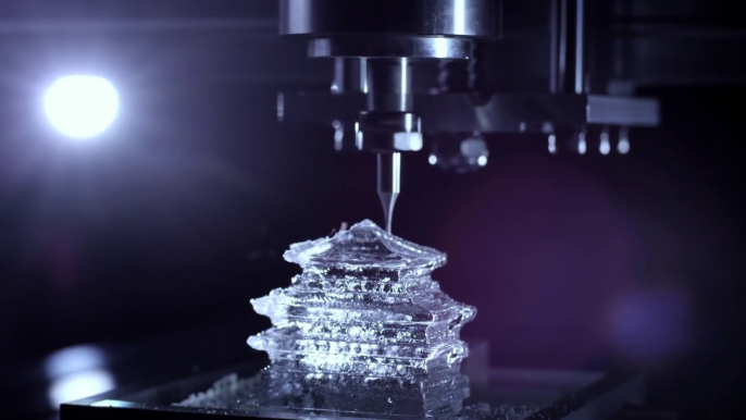 Sculpture en glace magnifique faite avec une imprimante 3D.