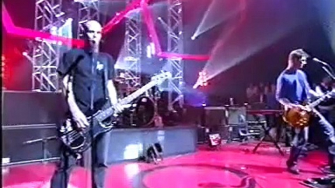 Queens Of The Stone Age - Millionnaire (later with jools)