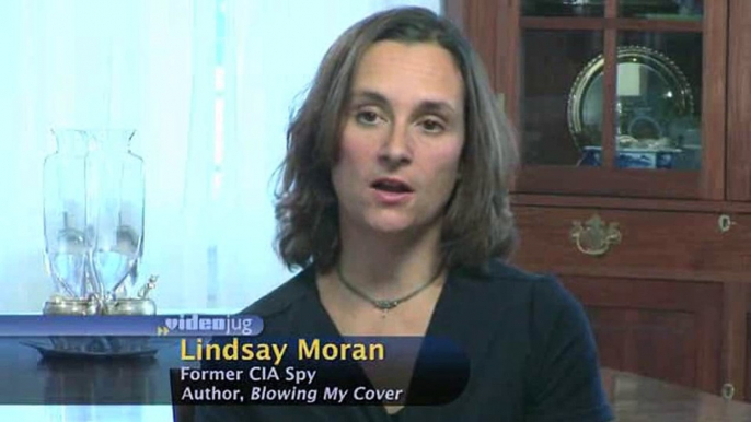 Does a CIA officer train a CIA agent?: The Life Of A CIA Spy