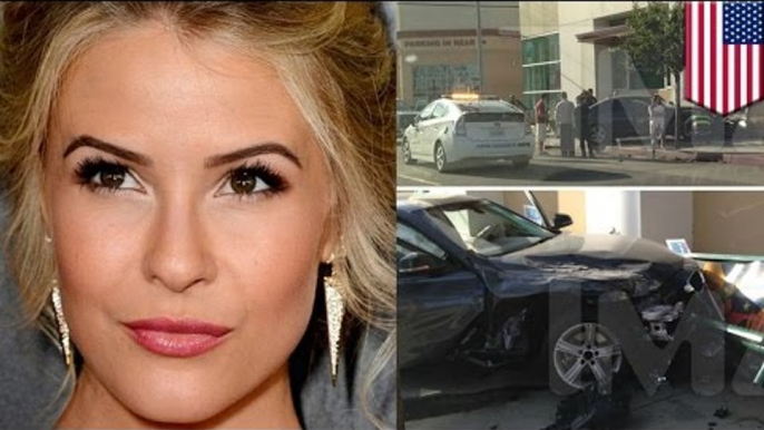 Linsey Godfrey sufre fractura en ambas piernas luego de quedar en medio de accidente automovilístico