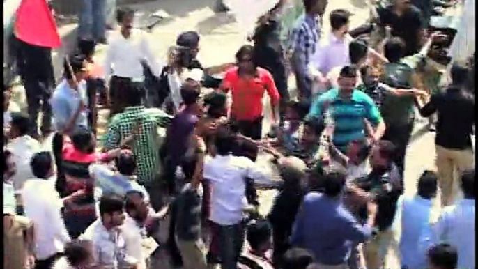 Dunya News - Scuffle broke out in Jinnah Ground between PTI and MQM workers