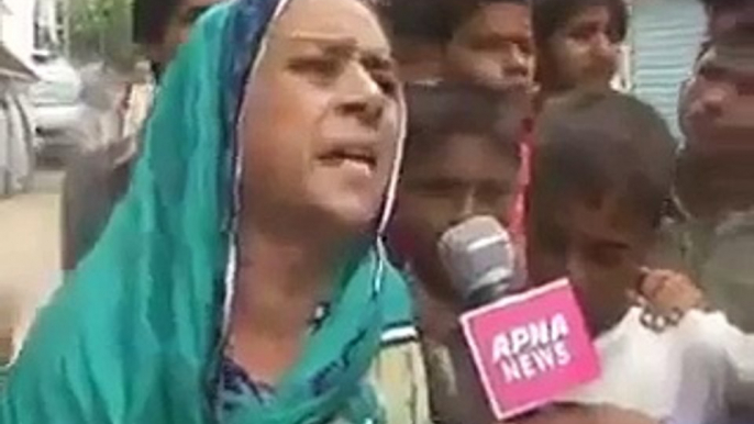 Urdu speaking woman Abuses Altaf Hussain _ telling the reality of MQM ! Thappa Mafia,Target Killers,terrorist MQM