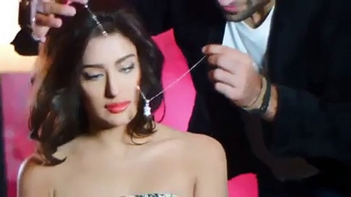 Mehwish Hayat’s Dance In Her Sister’s Debut Song - Full HD