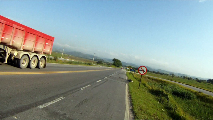 85 km. longuinho de alto giro, Taubaté a Tremembé, Pista de treino para o Ironman Floripa 2015, Marcelo, Fernando e amigos, SP, Brasil, 14 de abril de 2015, (43)