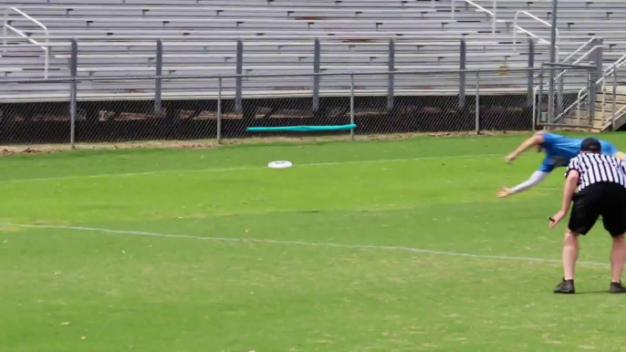 Amazing Ultimate Frisbee Goal : incredible trick!