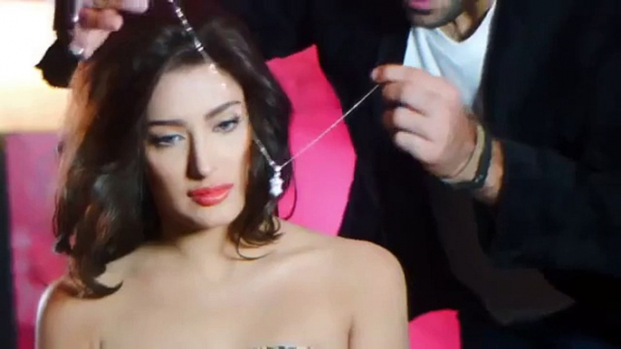 ▶ Mehwish Hayat’s at her BEST