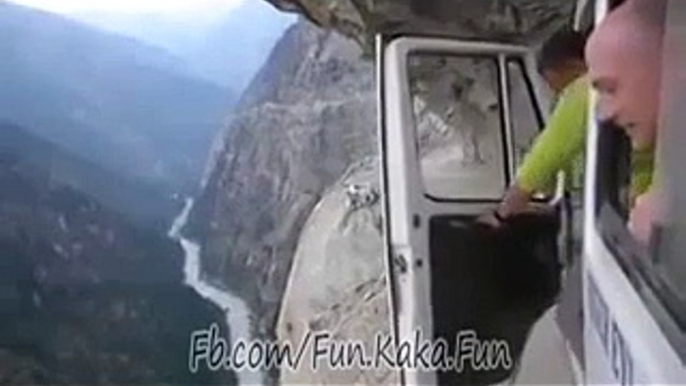 Very Dangerous Road In The World [HD] Very Interesting And Amazing Video 2015