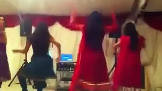 Desi Boys Mehndi Dance Pakistani Girls and Boys Dancing