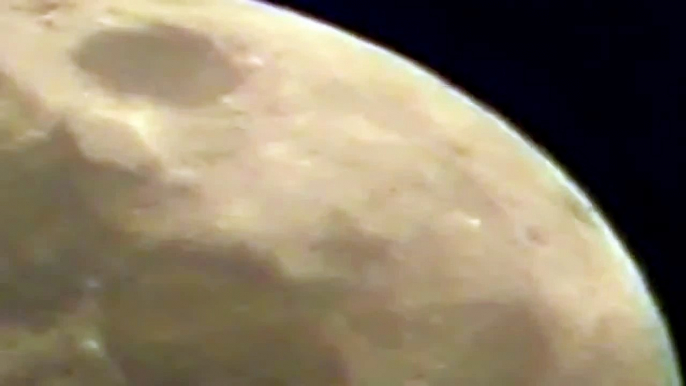 8 OVNIS Gigantes en la luna / 8 Giant UFOS on the moon