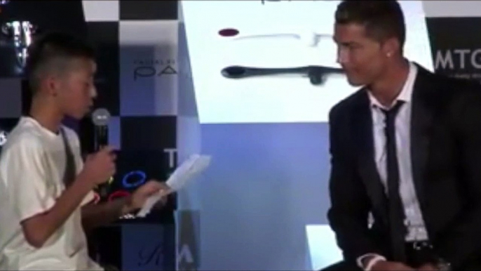 Cristiano Ronaldo defends Japanse kid on TV : Talented football player and good guy!