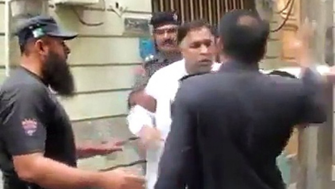 Exclusive Video of Punjab Police Raid At A House Which Is Used For Gambling