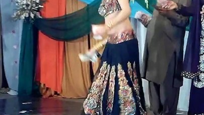 Local Dance Performance - Chittiyaan Kalaiyaan (Shemale Perform on Wedding Cecemony)