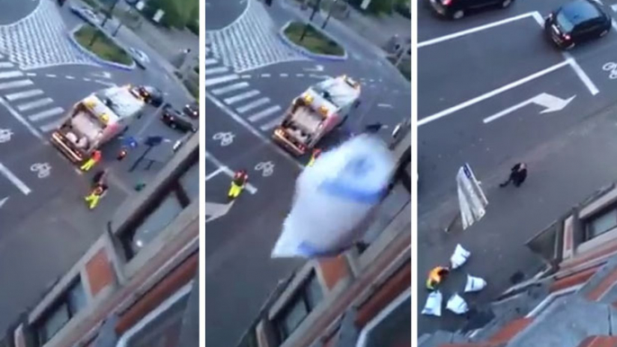 Deux amies belges jettent leurs poubelles par la fenêtre