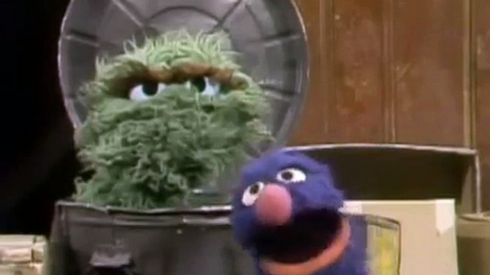 Classic Sesame Street - Grover Annoys Oscar