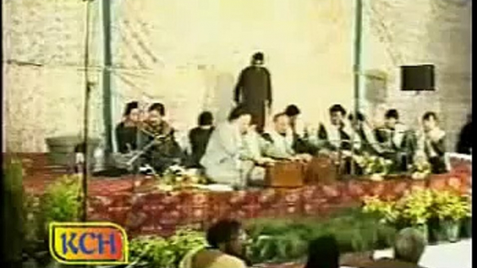 Mein Talkhiye Hayat Se Ghabrake Pi Gaya [Live] - Nusrat Fateh Ali Khan.