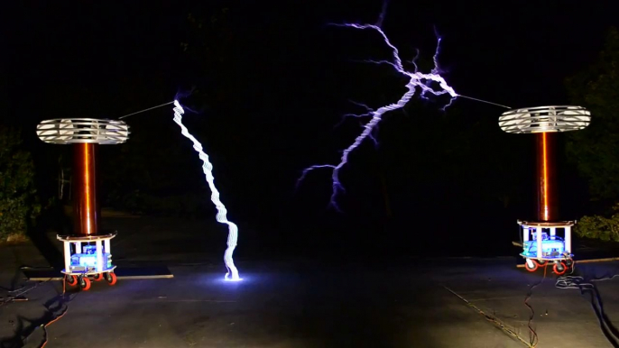 Dueling Banjos - Musical Tesla Coils