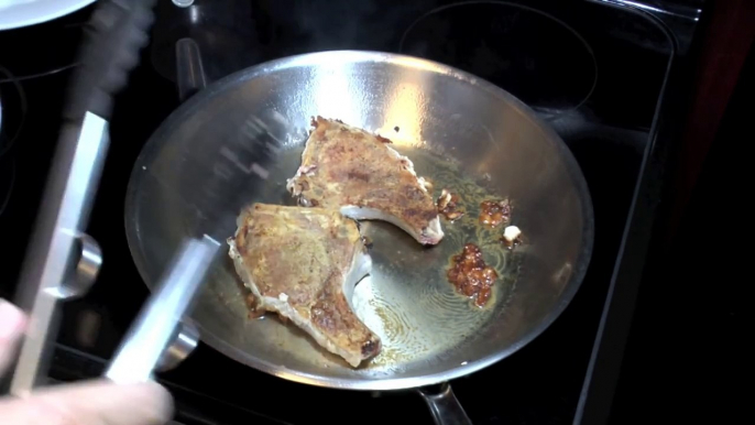 Pan Fried Pork Chops Recipe  / World of Flavor