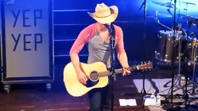 Dustin Lynch- Rodeo (Garth Brooks Cover)