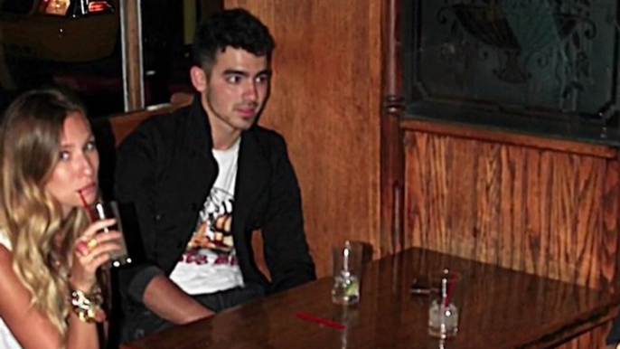 Joe Jonas Hits the Dive Bars