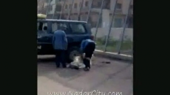 maroc rif nador violence policiere contre une personne agee