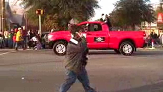 Louie Herron Toyota Christmas Parade Chili's