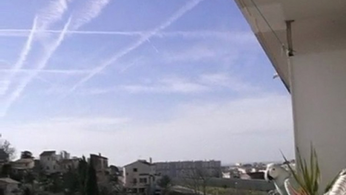 Contrails ou chemtrails? Marseille 2010