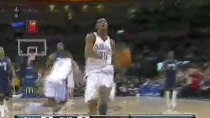 Kevin Durant picks up the loose ball then zips the other way