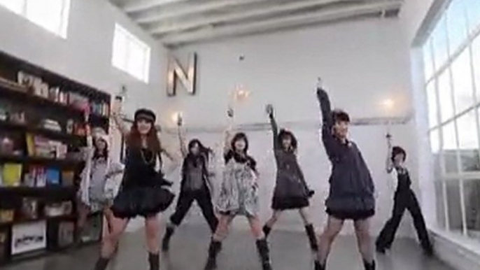 Berryz Koubou - Tomodachi Wa Tomodachi Nanda!~Dance Shot v.~