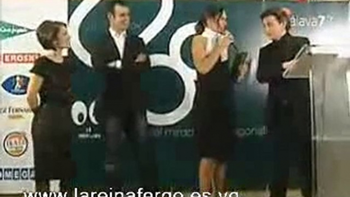 Nuria Fergó recibiendo el Premio el Mirador Protagonistas 08