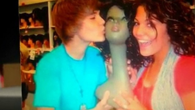 Justin Bieber Kissing Girlfriends, Pictures, Photos