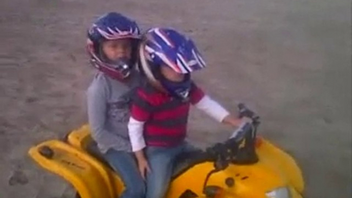 Marit op quad & mini crossmotor en Marit&Marc