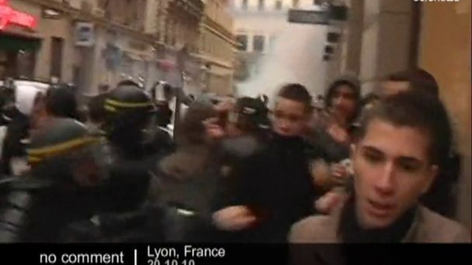 Clashes in Lyon between youths and police - no comment