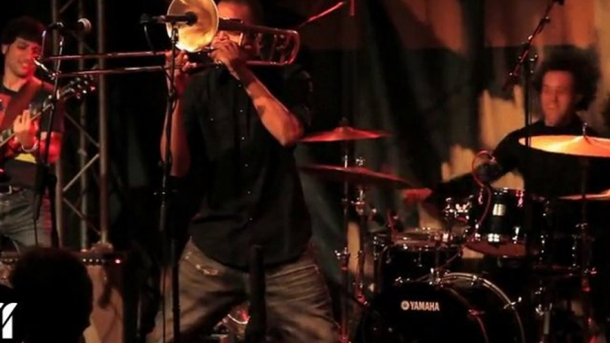 Troy "Trombone Shorty" Andrews & Orleans Avenue en live