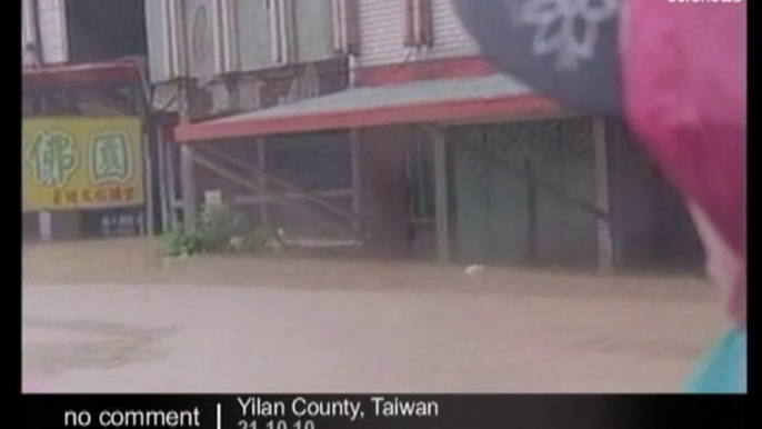 Typhoon Megi hits Taiwan - no comment