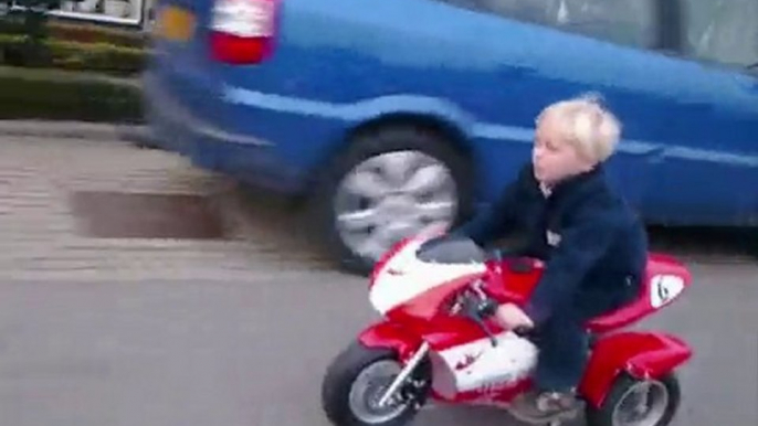 Marc van den Berg op Minibike Oktober 2010