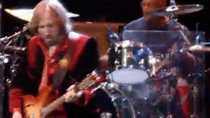 Tom Petty and the Heartbreakers perform Free Fallin' in Irvine, CA