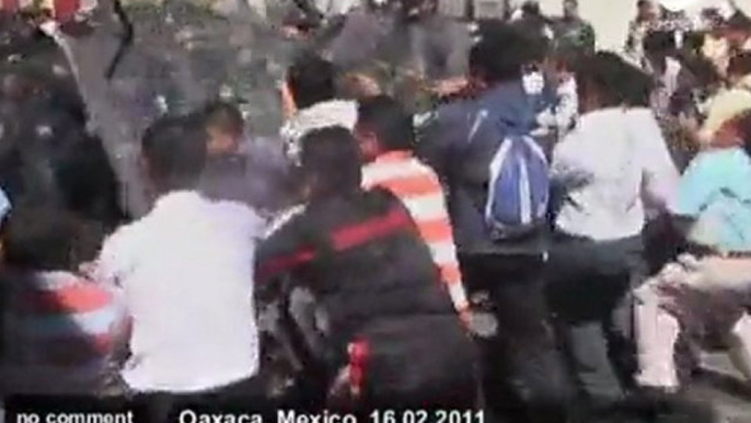 Teachers protest in Mexico against... - no comment