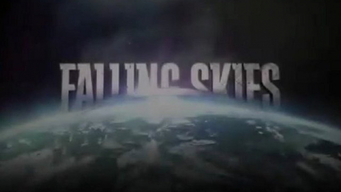 Falling Skies -  Spot TV "The Attack Begins" [VO|HQ]