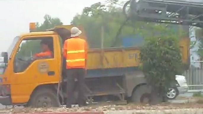 Băng tải cao su, băng tải quặng, băng tải tải đá, băng tải than đá, băng tải bao, băng tải lòng máng, băng tải bao đường, băng tải phân bón, băng tải bao thức ăn gia súc