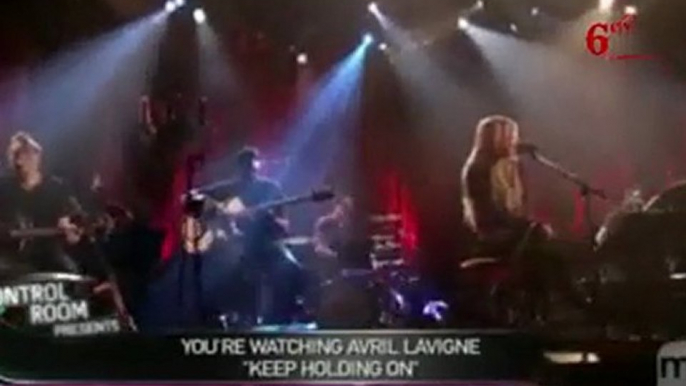 Avril Lavigne -Keep Holding On- Live from The Roxy Theater [HQ] (by 6ustucN)