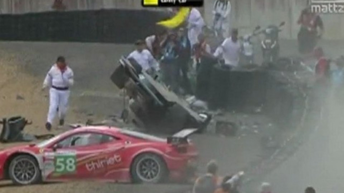 24H du Mans 2011 McNish Huge Crash (french)