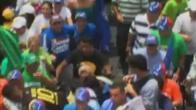 Santos en reunión con Capriles llamó a los venezolanos a votar el 7-O "masiva y pacíficamente"