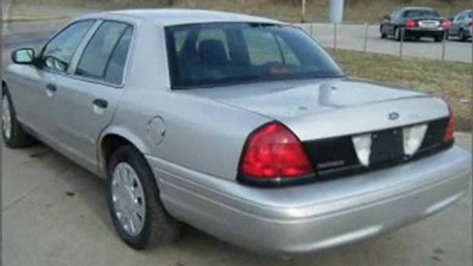 2006 Ford Crown Victoria Valley Park MO - by EveryCarListed.com