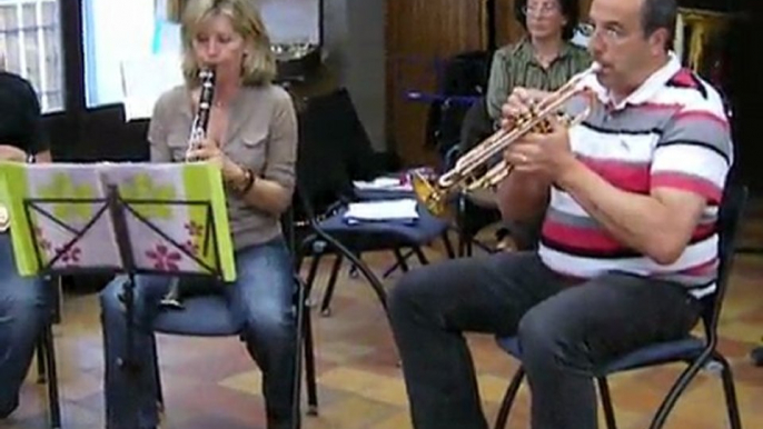 "Far away" par le groupe "Shamrocks" avec Johan Jacquemoud lors du stage de "Musique et Découverte" 2010